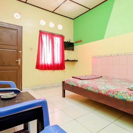 Primadona Homestay สเลมาน ภายนอก รูปภาพ